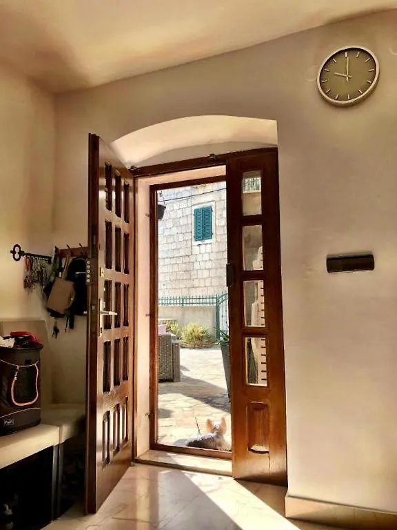 House In Varos سبليت بيت للعطل